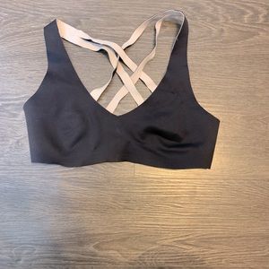LuluLemon 🍋 sports bra, gently used, size 6